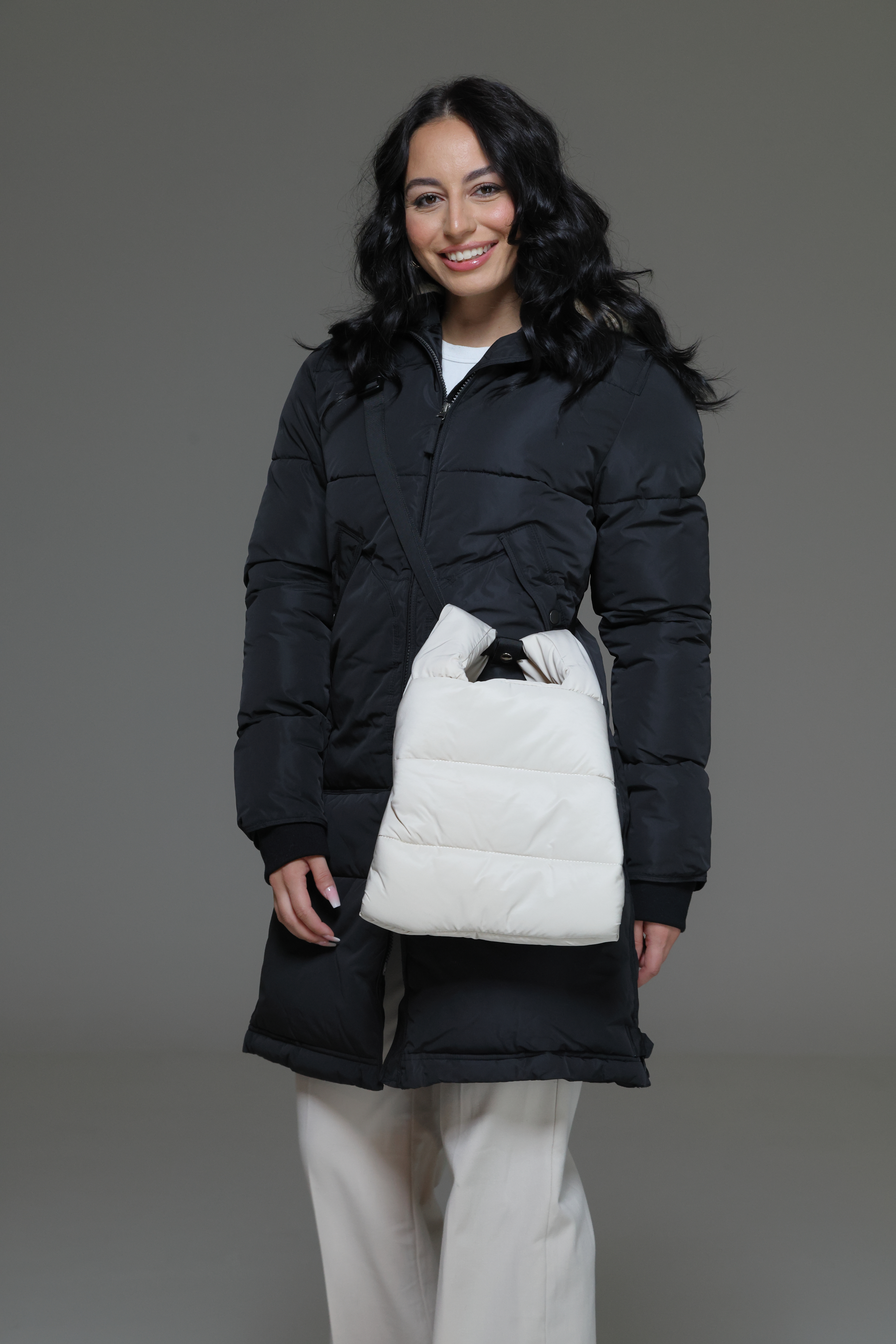 TAMIKA kleiner puffy crossbody Nylonbeutel black